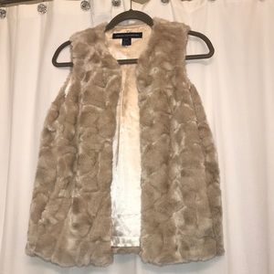 Fur vest